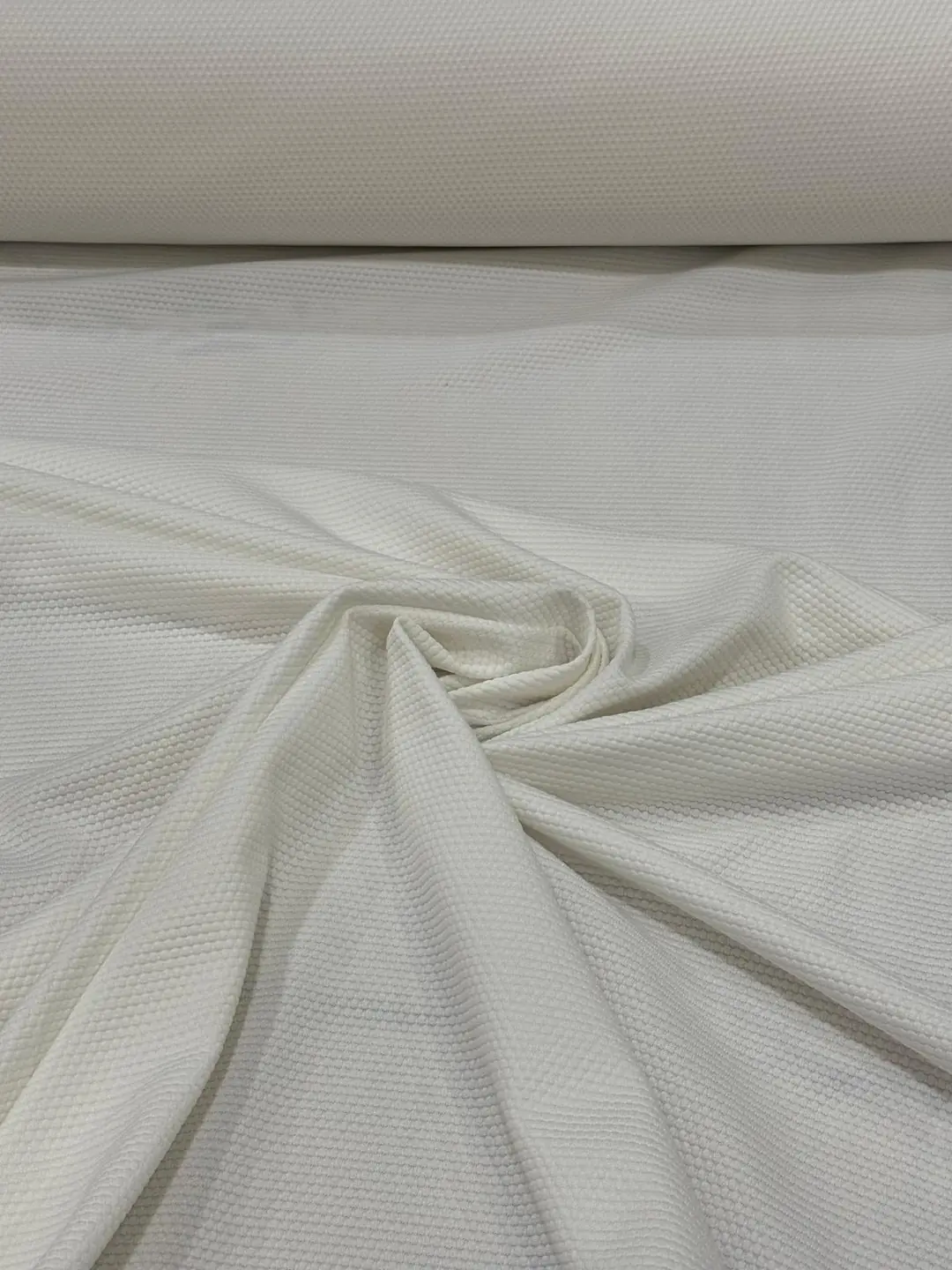 BEYAZ PETEK POLYESTER KUMAŞ